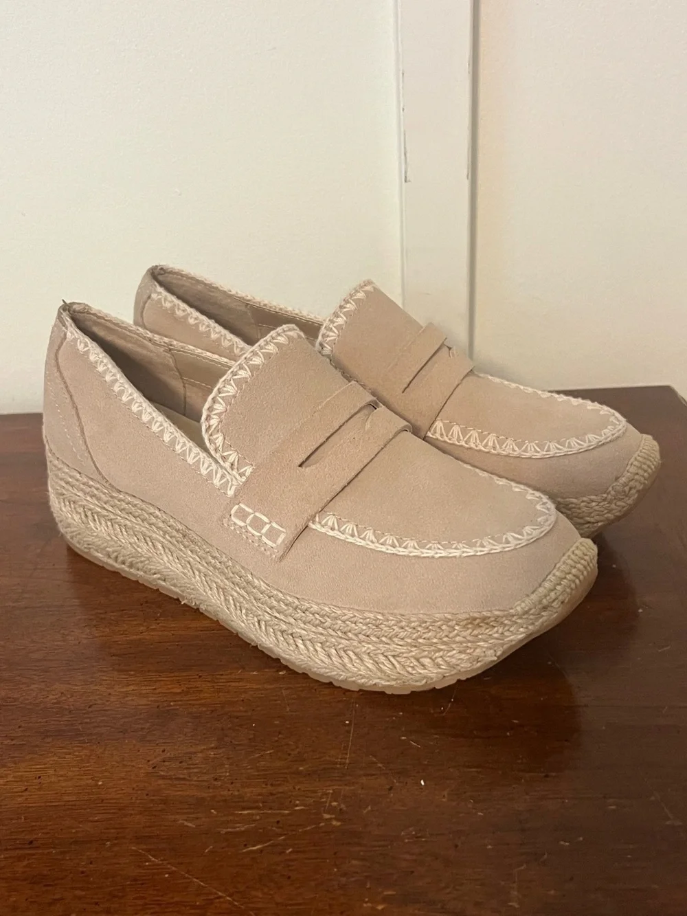 Dolce Vita Beige Suede Espadrille Platform Loafer size 8.5